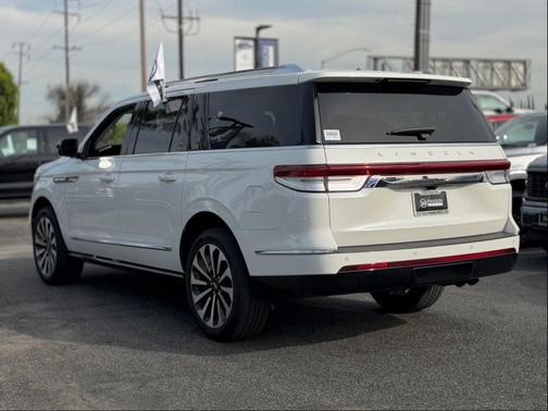 2023 Lincoln Navigator L Reserve