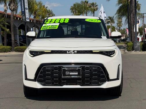 Snow White Pearl 2023 Kia Soul GT-Line 2.0L