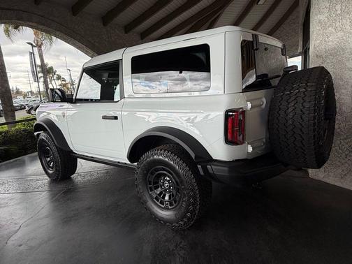 Oxford White 2026 Ford Bronco Badlands