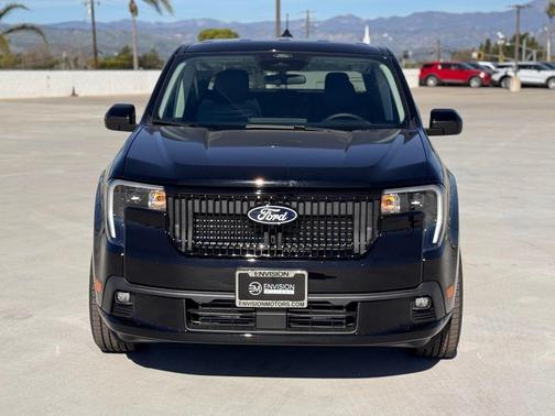 2026 Ford Maverick Lobo Standard