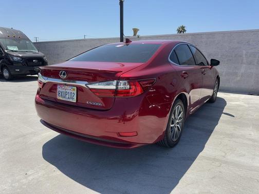 2017 Lexus ES 300h Base