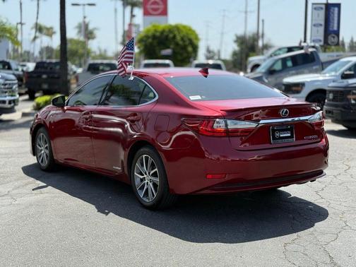 2017 Lexus ES 300h Base