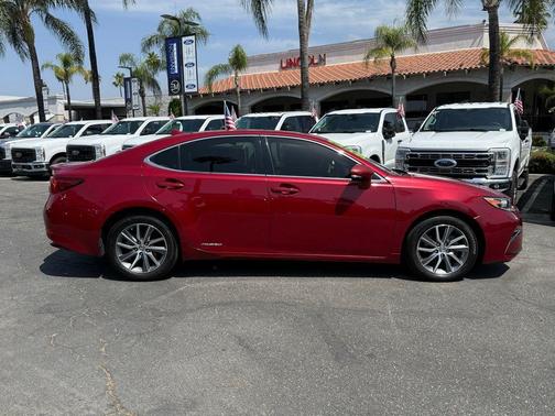 2017 Lexus ES 300h Base