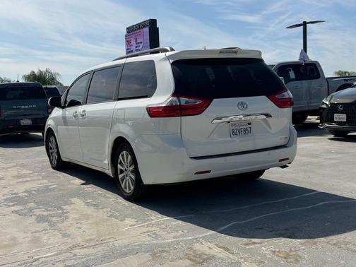 2017 Toyota Sienna Limited