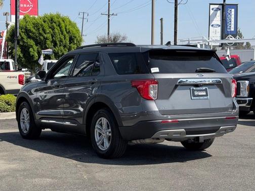 Carbonized Gray Metallic 2022 Ford Explorer XLT