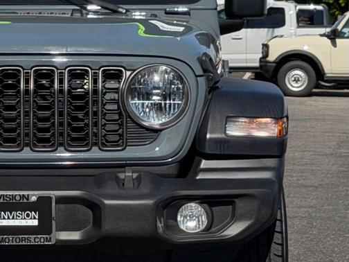 Anvil Clearcoat 2024 Jeep Wrangler Sport