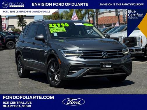 Platinum Gray Metallic 2023 Volkswagen Tiguan 2.0T SE