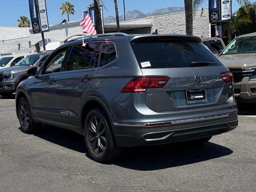 Platinum Gray Metallic 2023 Volkswagen Tiguan 2.0T SE