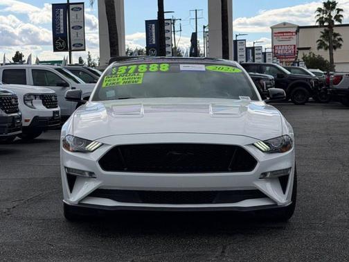 Oxford White 2023 Ford Mustang GT