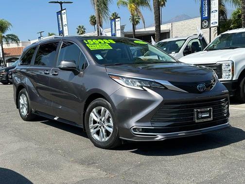 2023 Toyota Sienna Limited