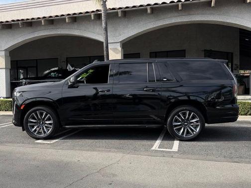 2022 Cadillac Escalade ESV Sport