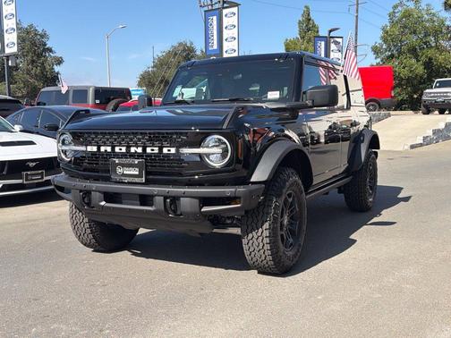 Shadow Black 2026 Ford Bronco Badlands