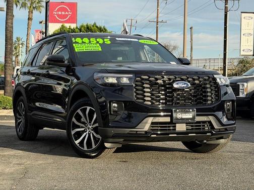 2025 Ford Explorer ST-Line