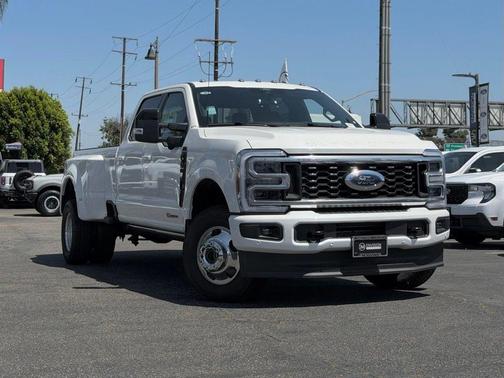 White Metallic 2026 Ford F-350 Platinum