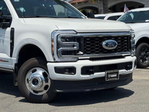 White Metallic 2026 Ford F-350 Platinum
