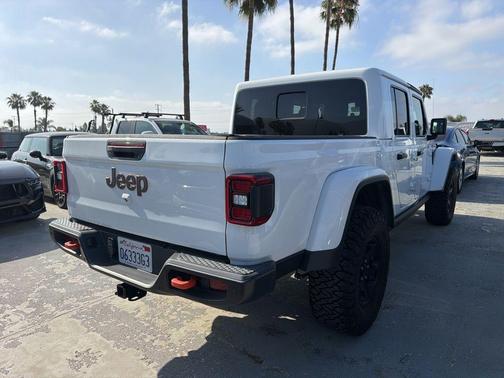 Bright White Clearcoat 2020 Jeep Gladiator Mojave