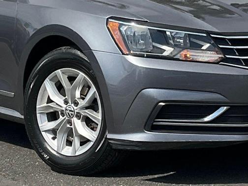 2016 Volkswagen Passat 1.8T S