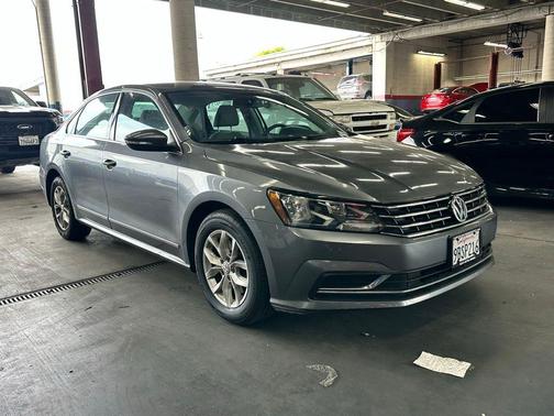 2016 Volkswagen Passat 1.8T S