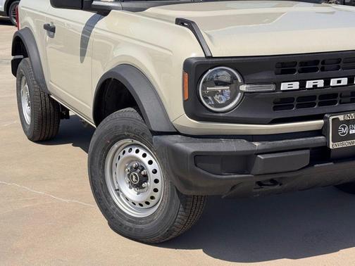 Desert Sand 2026 Ford Bronco Base