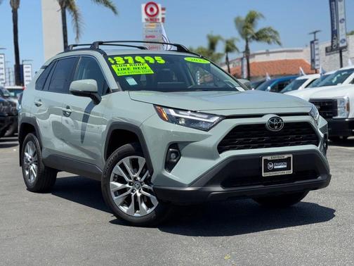 2023 Toyota RAV4 XLE Premium