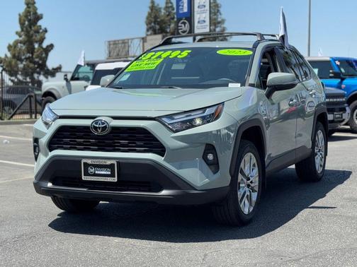 2023 Toyota RAV4 XLE Premium