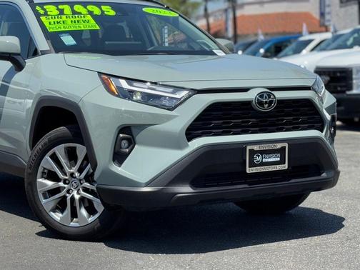 2023 Toyota RAV4 XLE Premium