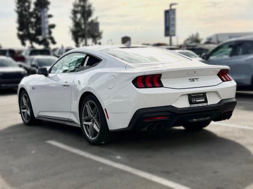 Oxford White 2026 Ford Mustang GT Premium