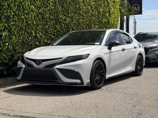 Ice Edge 2022 Toyota Camry SE