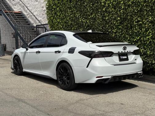 Ice Edge 2022 Toyota Camry SE