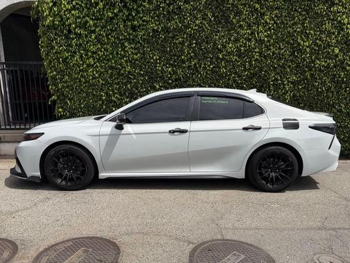 Ice Edge 2022 Toyota Camry SE