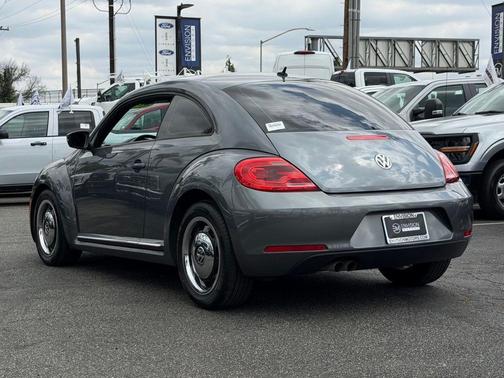 Black Uni 2013 Volkswagen Beetle 2.5L