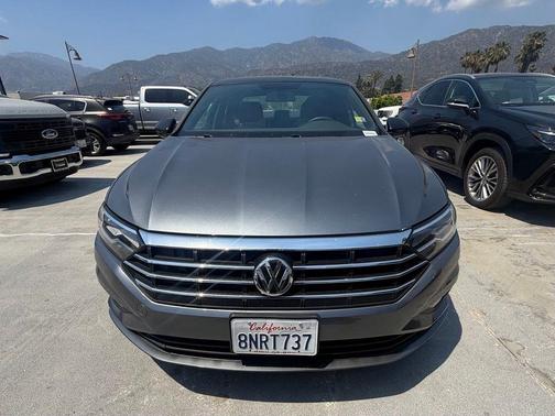 Platinum Gray Metallic 2019 Volkswagen Jetta 1.4T R-Line