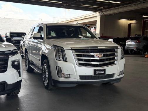 Crystal White Tri-Coat 2019 Cadillac Escalade Standard