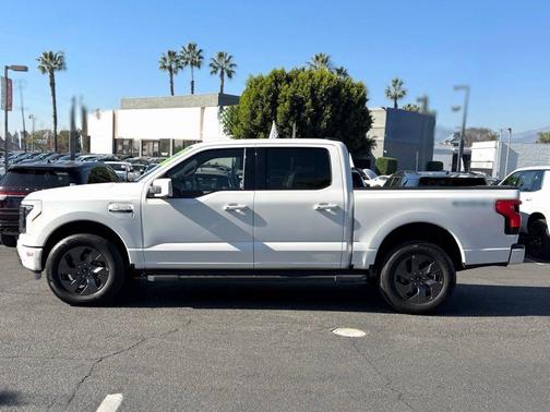 2023 Ford F-150 Lightning LARIAT