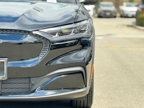 Shadow 2026 Ford Mustang Mach-E Select