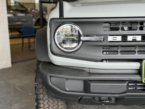 Avalanche 2026 Ford Bronco Base