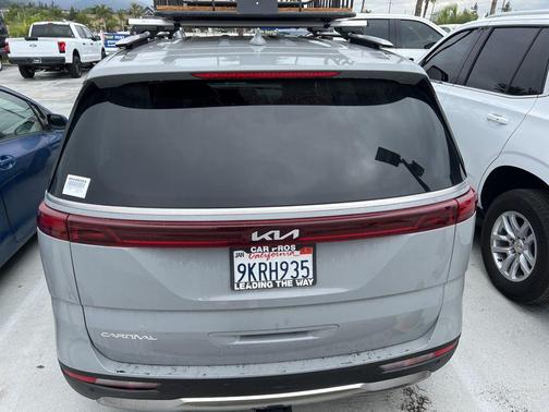 2024 Kia Carnival SX
