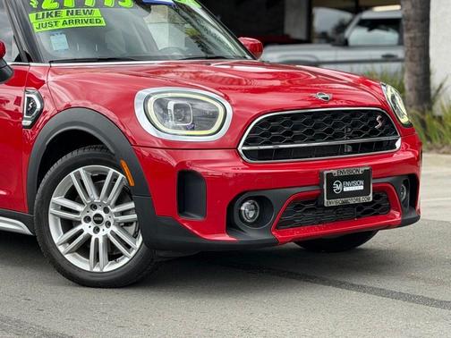 Chili Pepper Red 2024 MINI Countryman Cooper S