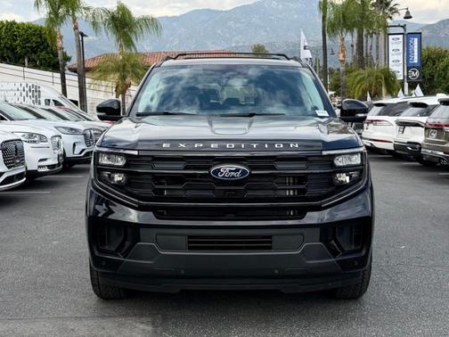 Agate Black Metallic 2026 Ford Expedition Max Active