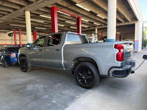 Sterling Gray Metallic 2025 Chevrolet Silverado 1500 Custom