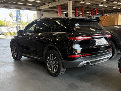 Black Metallic 2022 Lincoln Corsair Standard