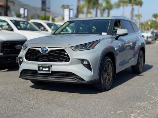 2022 Toyota Highlander Hybrid Bronze Edition