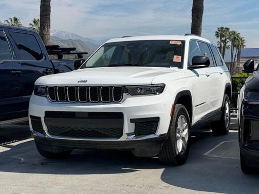 2022 Jeep Grand Cherokee L Laredo