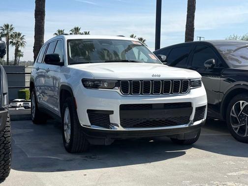2022 Jeep Grand Cherokee L Laredo