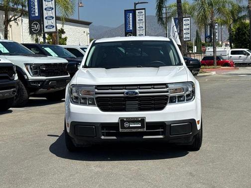 Oxford White 2024 Ford Maverick Lariat