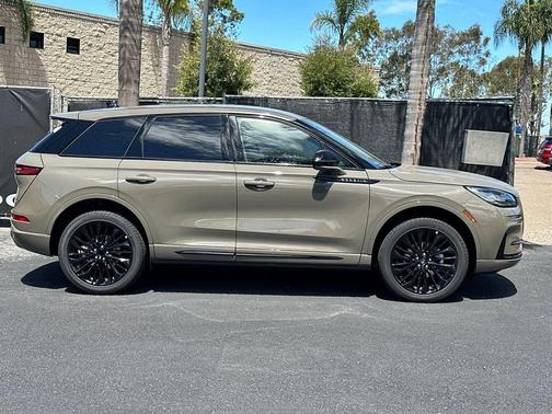 2025 Lincoln Corsair Premiere