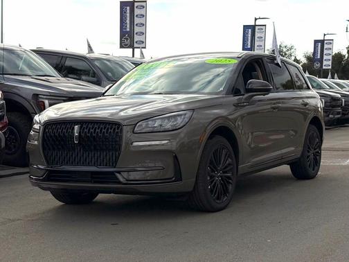 2025 Lincoln Corsair Premiere