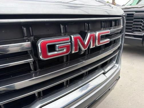 Steel Metallic 2022 GMC Yukon XL AT4