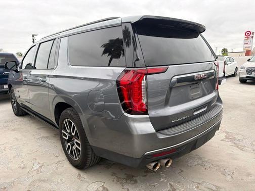 Steel Metallic 2022 GMC Yukon XL AT4