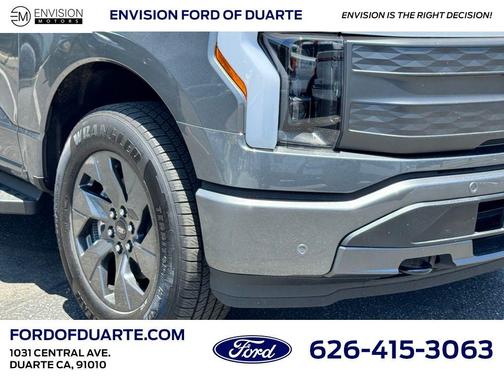 2025 Ford F-150 Lightning LARIAT
